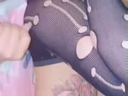 完美的亞洲紋身女孩性感和高潮