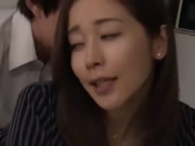 淫蕩女教師篠田優邀學生來家裏過夜啪啪中出
