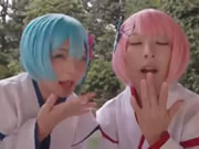姐妹花阿部乃美紅＆麻里梨夏在私家花園享受吹簫