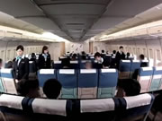 日本空姐飛機公開熱情服務