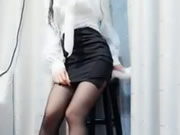 極品玩具少女穿著黑絲職場女秘裝用肉棒插穴忘我呻吟