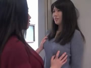 日本女同性戀在戶外玩互舔遊戲